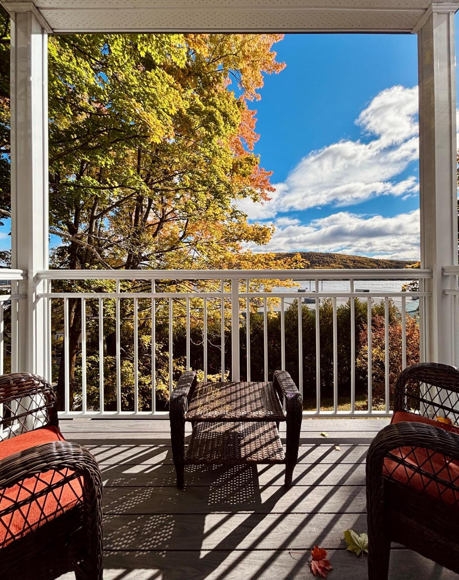Auberge Sous Les Arbres Gaspé Exterior foto