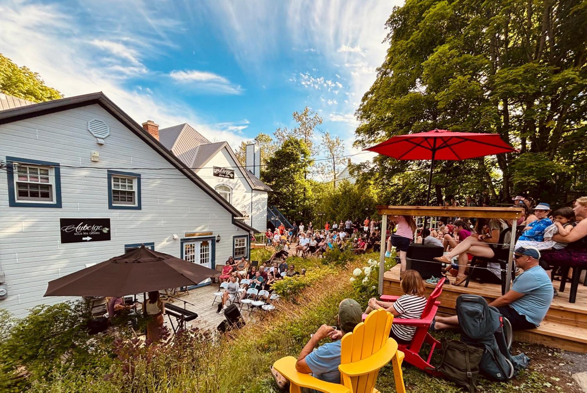 Auberge Sous Les Arbres Gaspé Exterior foto