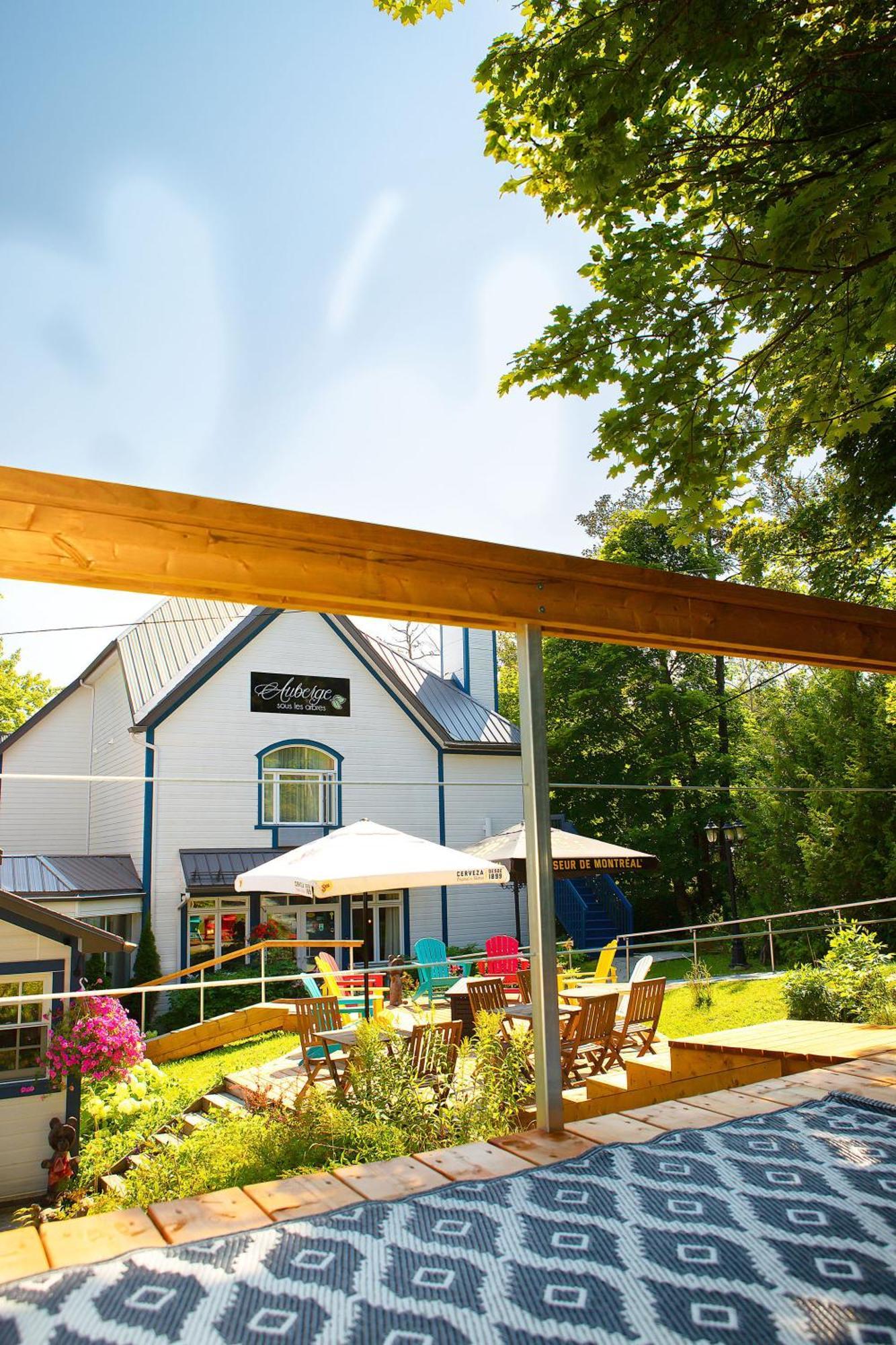 Auberge Sous Les Arbres Gaspé Exterior foto